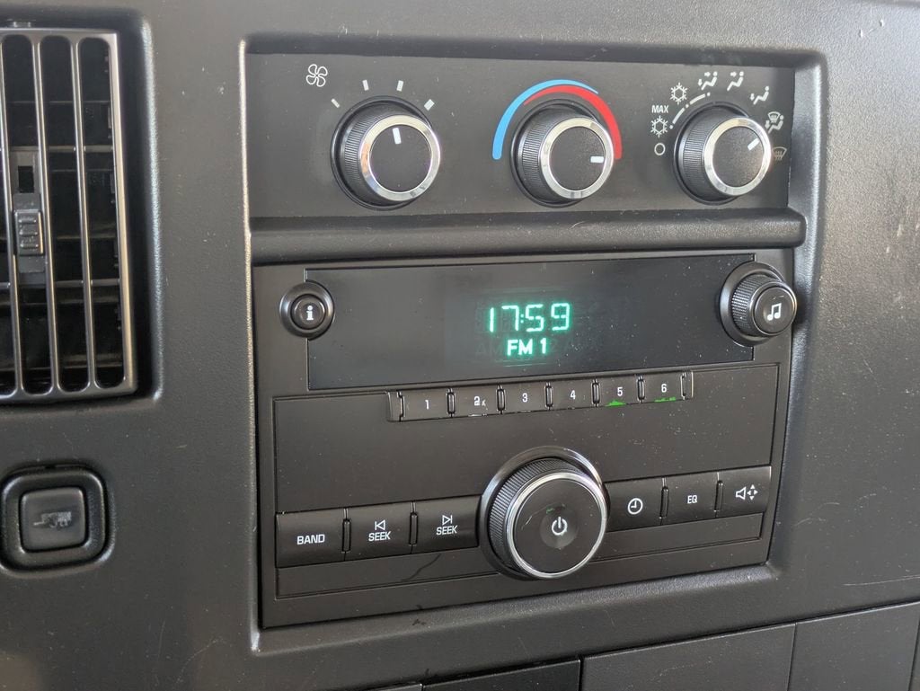 2014 Chevrolet Express Cutaway 3500 3500