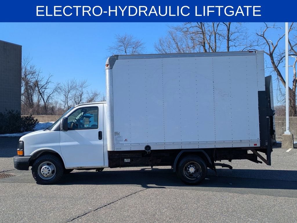 2014 Chevrolet Express Cutaway 3500 3500