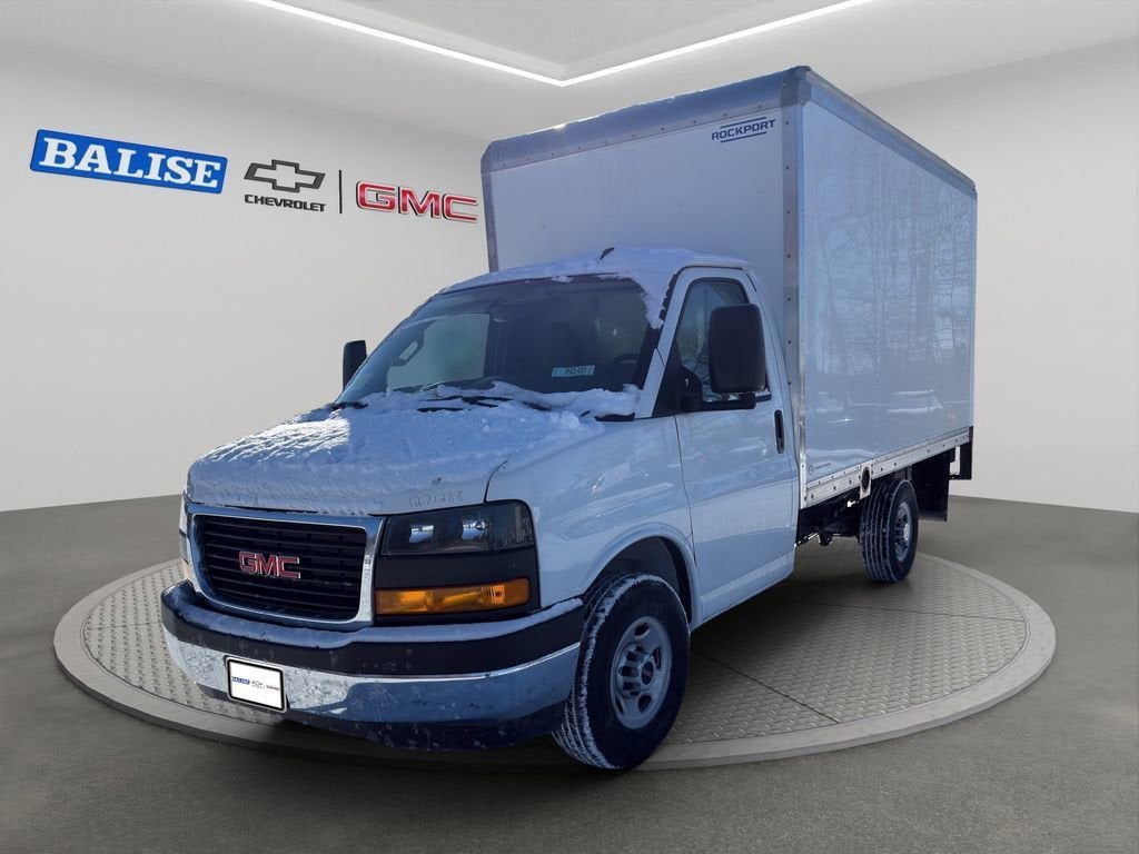 2025 GMC Savana Cutaway 3500 1WT