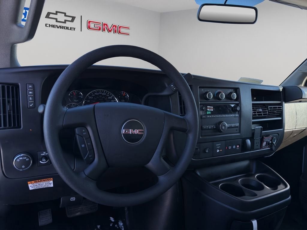 2025 GMC Savana Cutaway 3500 1WT