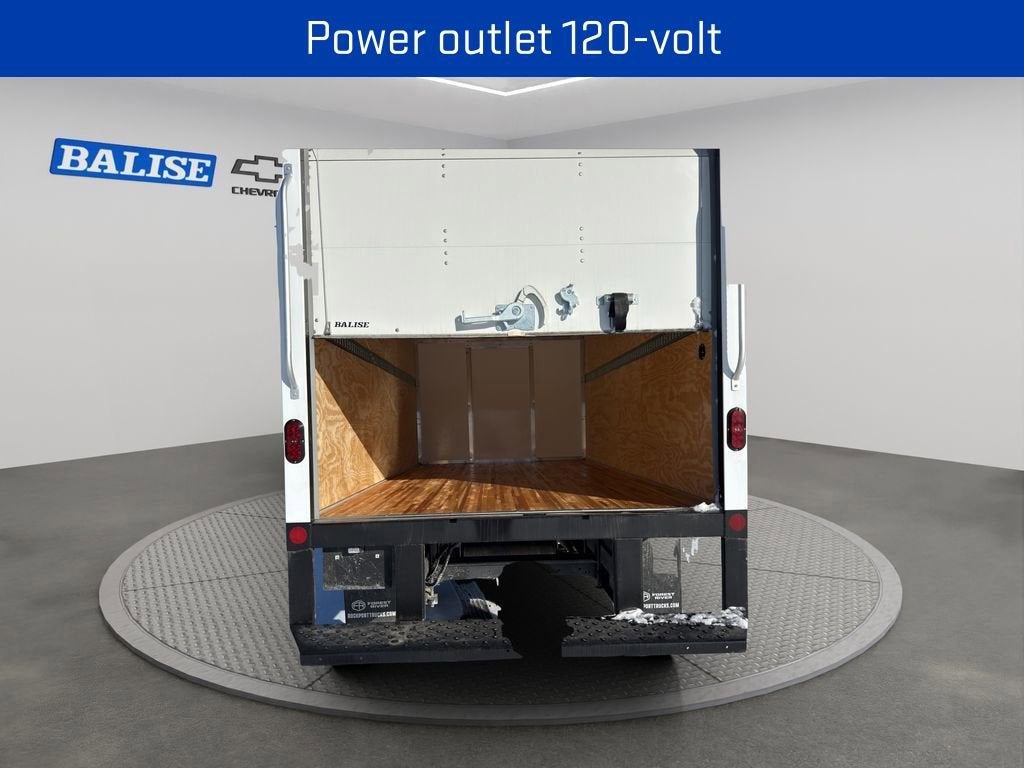 2025 GMC Savana Cutaway 3500 1WT