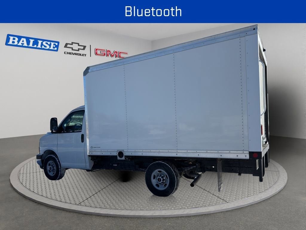 2025 GMC Savana Cutaway 3500 1WT