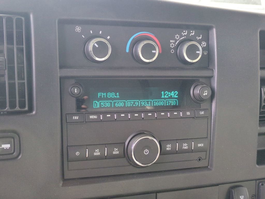 2025 GMC Savana Cutaway 3500 1WT