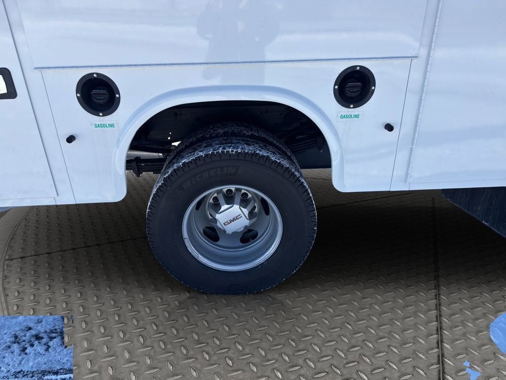 2025 GMC Sierra 3500 HD Chassis Cab Pro