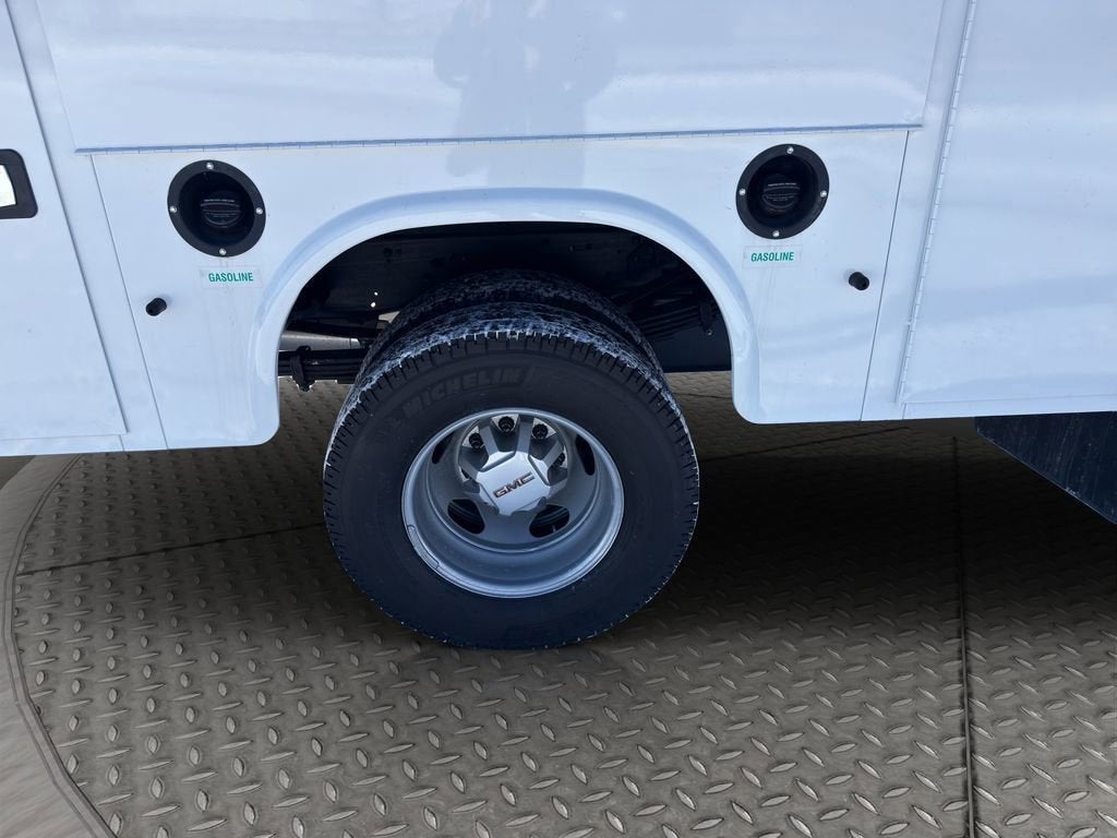 2025 GMC Sierra 3500 HD Chassis Cab Pro