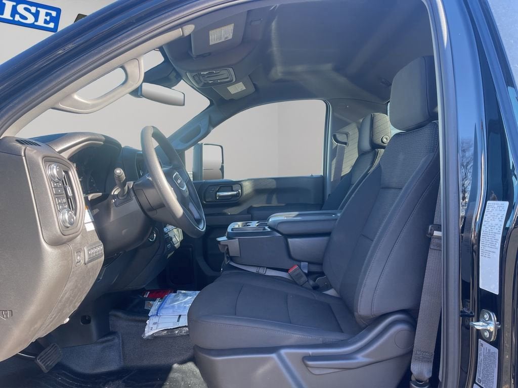 2025 GMC Sierra 3500 HD Chassis Cab Pro