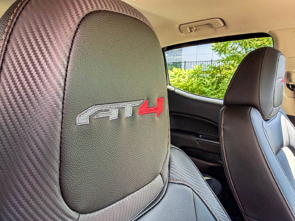 2022 GMC Canyon 4WD AT4 w/Cloth
