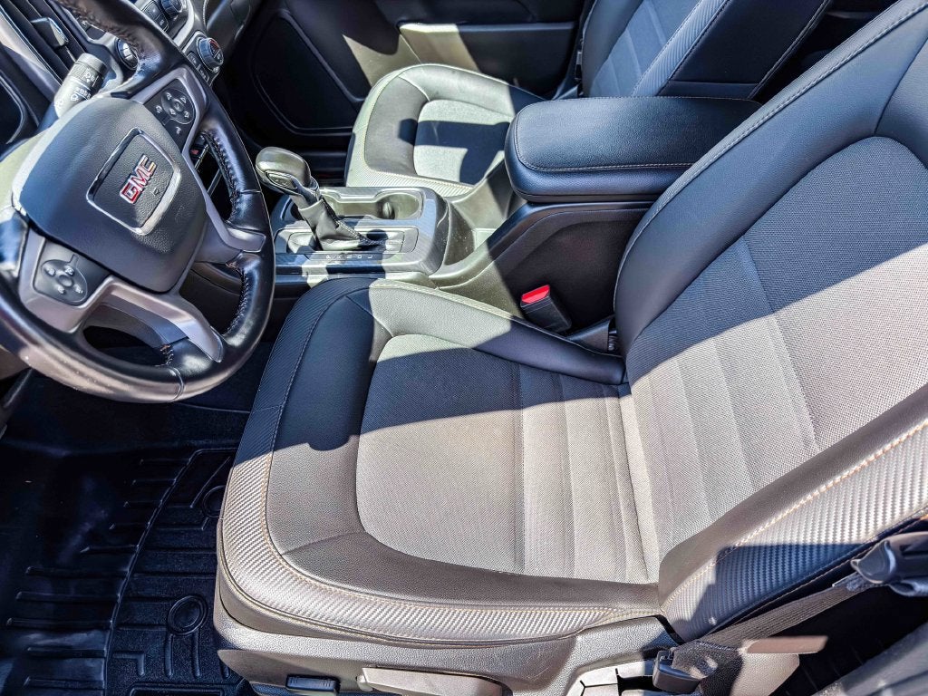 2022 GMC Canyon 4WD AT4 w/Cloth