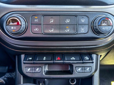2022 GMC Canyon 4WD AT4 w/Cloth