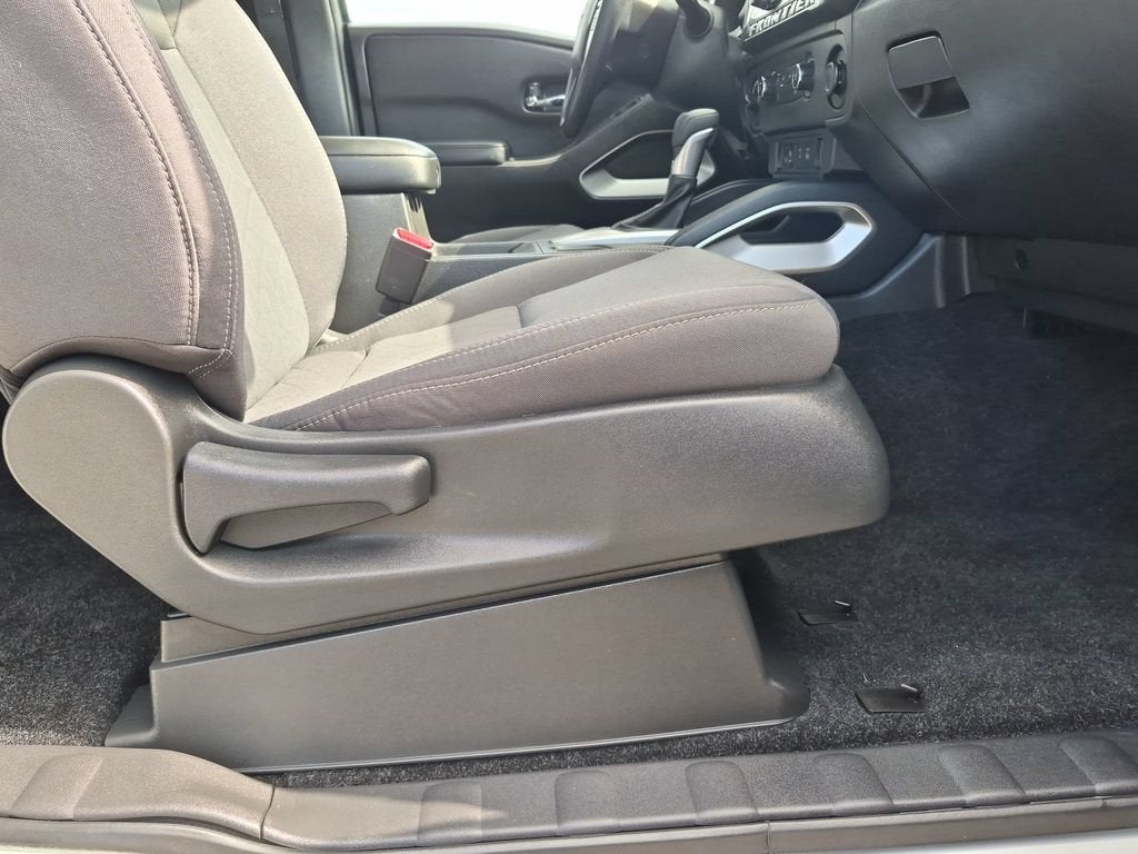 2025 Nissan Frontier King Cab SV 4x4