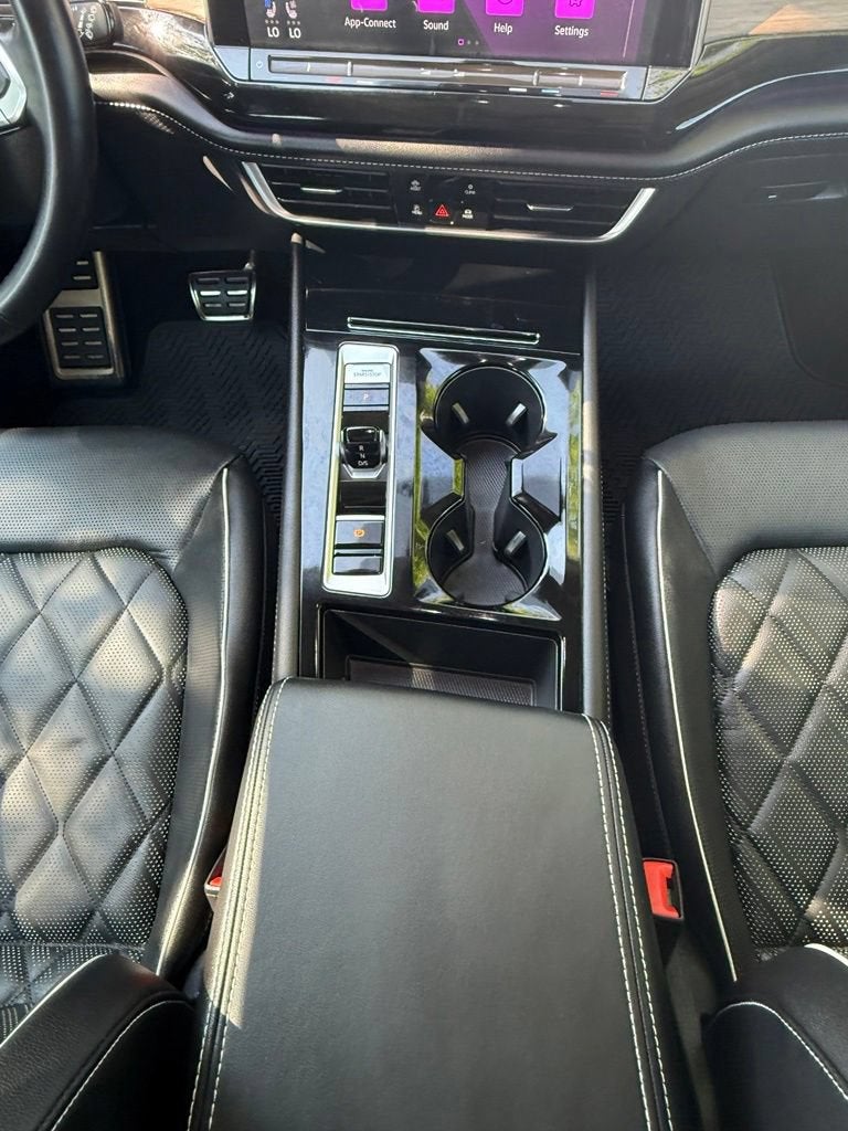 2024 Volkswagen Atlas 2.0T SEL Premium R-Line