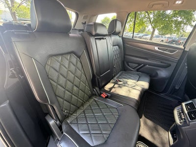 2024 Volkswagen Atlas 2.0T SEL Premium R-Line