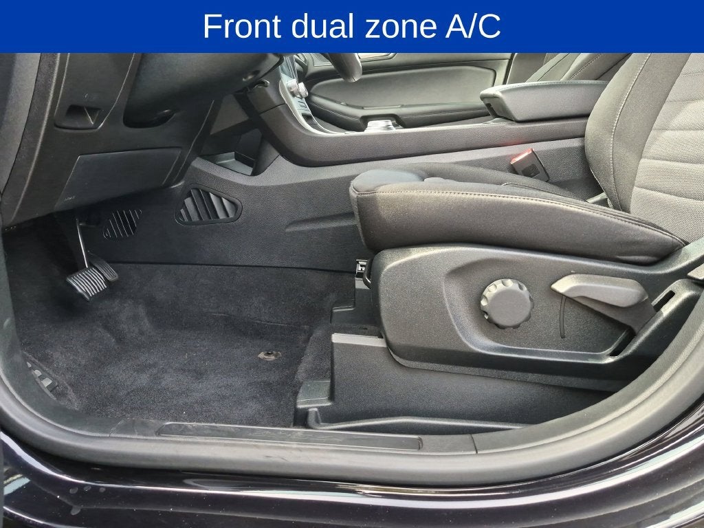 2022 Ford Edge SE
