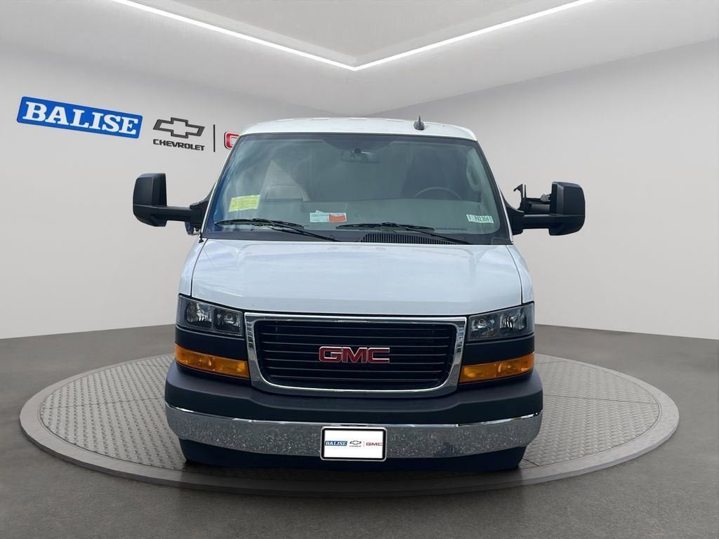 2025 GMC Savana Cutaway 3500 1WT