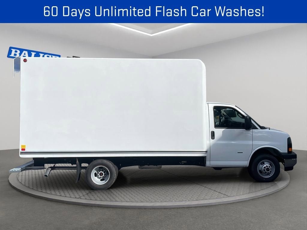 2025 GMC Savana Cutaway 3500 1WT