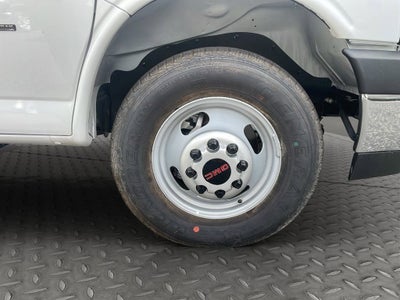 2025 GMC Savana Cutaway 3500 1WT