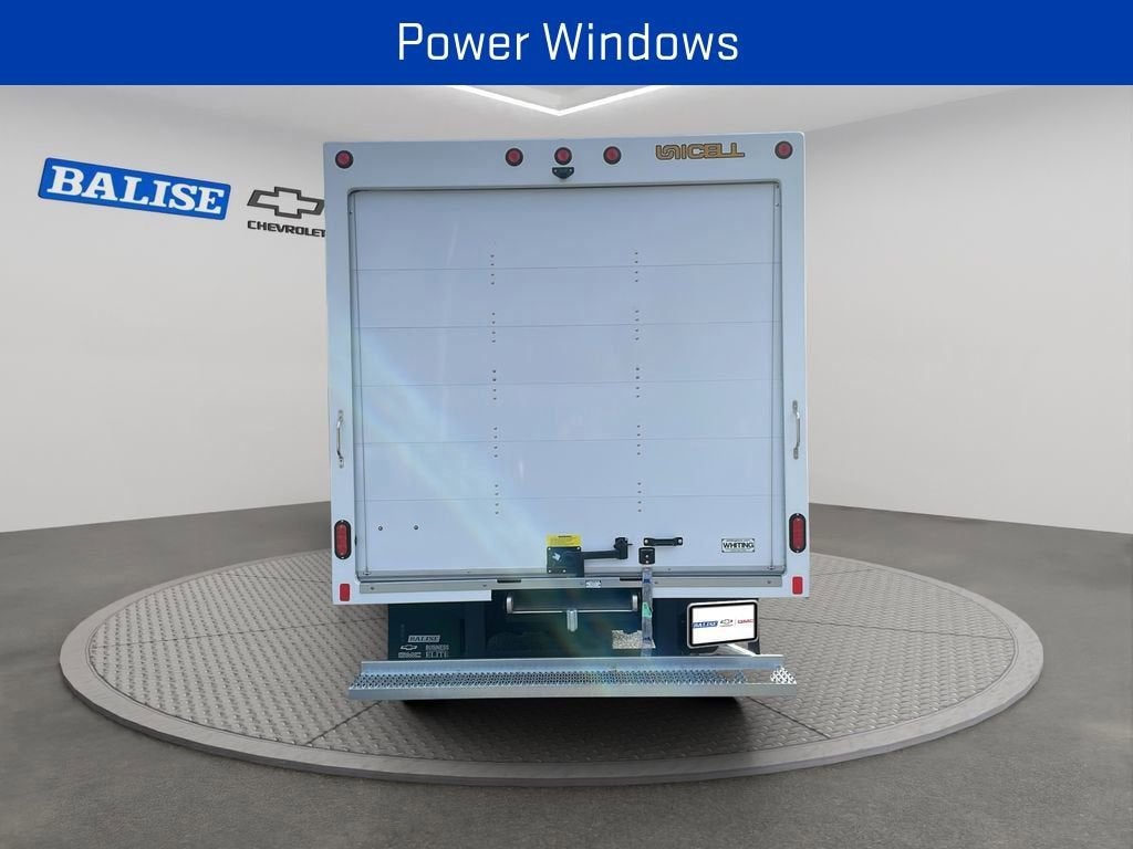 2025 GMC Savana Cutaway 3500 1WT