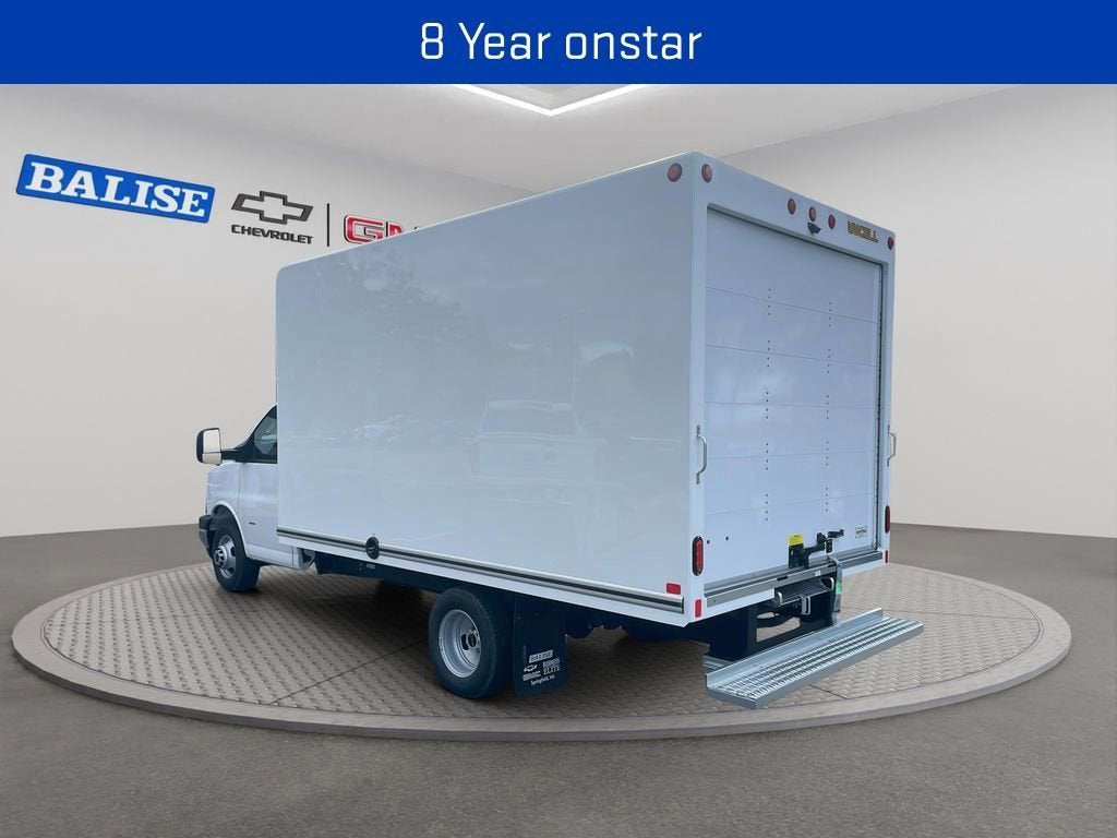 2025 GMC Savana Cutaway 3500 1WT
