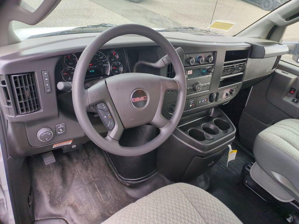 2025 GMC Savana Cutaway 4500 2WT