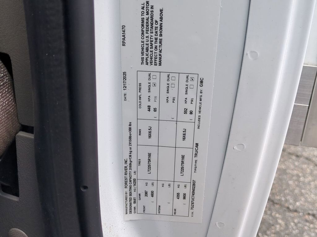 2025 GMC Savana Cutaway 4500 2WT